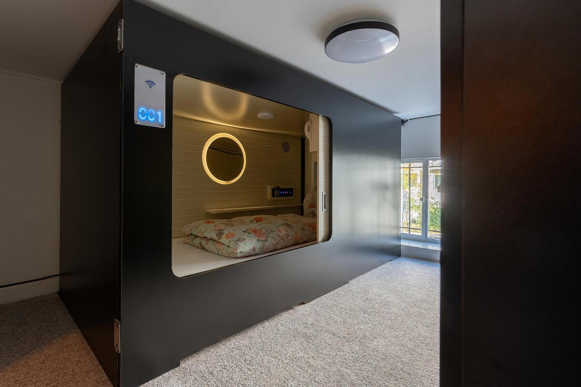 Mue Cubes - Capsule Hotel Bázel Kültér fotó