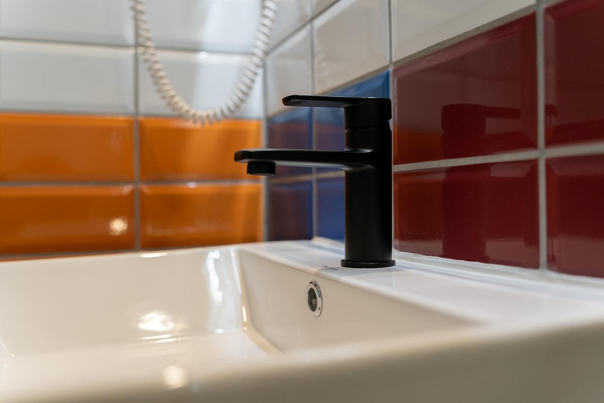 Mue Cubes - Capsule Hotel Bázel Kültér fotó
