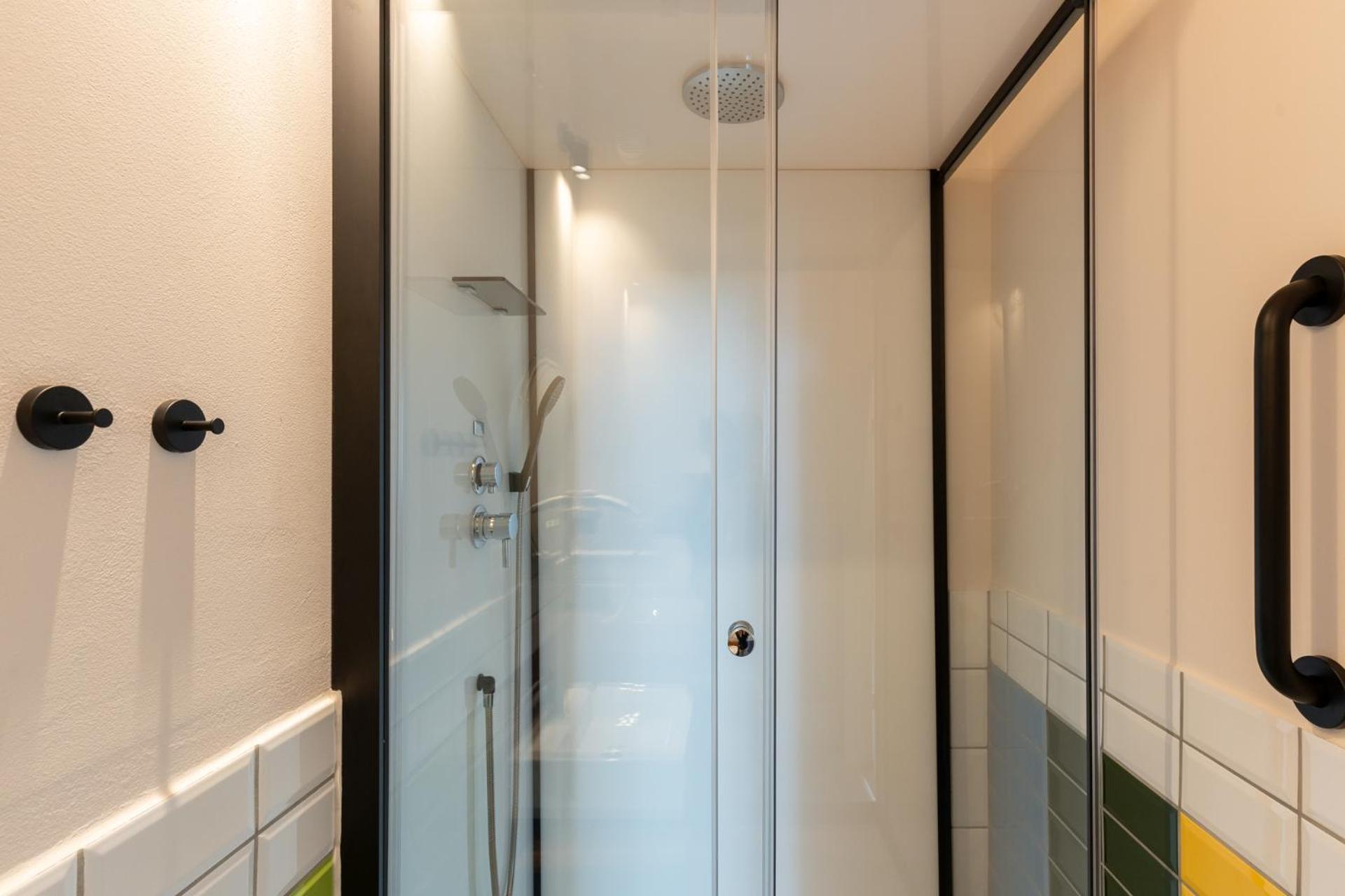 Mue Cubes - Capsule Hotel Bázel Kültér fotó